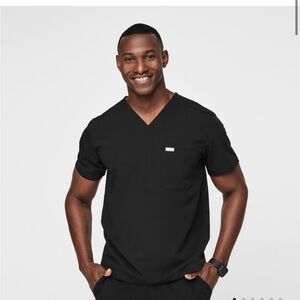 NWT Figs Scrubs‎ Men's Black Leon Three Pocket Scrub Top